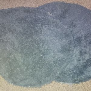 Grey round 57" rug